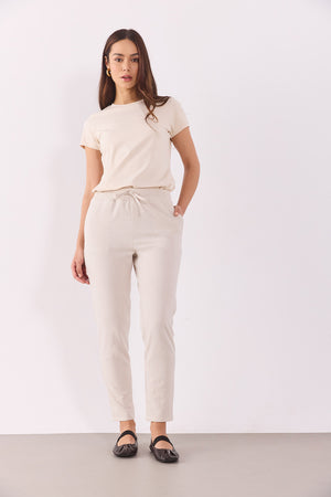 Kadın Alian Beli Lastikli İnce Çizgili Gofre Pantolon - Bej Çizgili