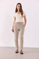 Kadın Alian Beli Lastikli İnce Çizgili Gofre Pantolon - Kahve Çizgili