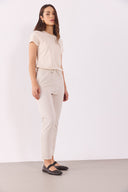 Kadın Alian Beli Lastikli İnce Çizgili Gofre Pantolon - Bej Çizgili