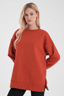 Kadın Bisiklet Yaka Yanı Yırtmaçlı Regular Fit 3 İplik Sweatshirt - Kırmızı