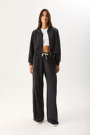 Kadın Dik Yaka Yanı Şeritli Yumuşak Dokulu Sweatshirt (CUPRO) - Siyah