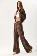 Kadın Regular Fit Yanı Yırtmaçlı Yumuşak Dokulu Jogging Pantolon (CUPRO) - Kahverengi