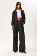 Kadın Regular Fit Yanı Yırtmaçlı Yumuşak Dokulu Jogging Pantolon (CUPRO) - Siyah