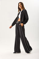 Kadın Regular Fit Yanı Yırtmaçlı Yumuşak Dokulu Jogging Pantolon (CUPRO) - Siyah