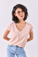 Kadın Khloe V Yaka Regular Fit Dantel Detaylı Modal Tişört (TENCEL)™ - Pudra