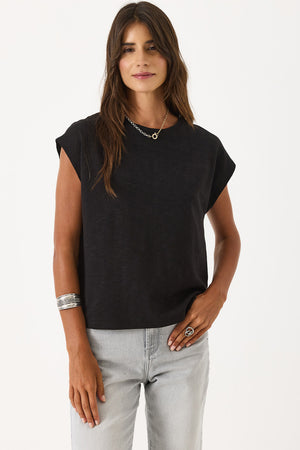 Kadın Bisiklet Yaka Rahat Kalıp Kolsuz Flamlı Tişört %100 Pamuk - Siyah