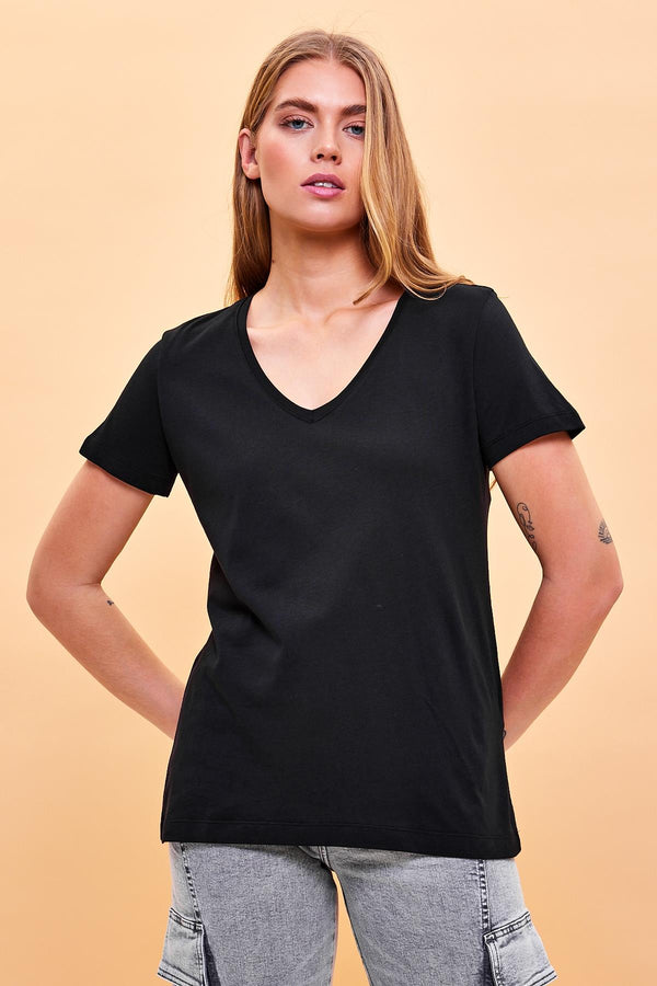 Kadın Boyfriend Siyah V Yaka Regular Fit Modal Tişört (Lyocell)