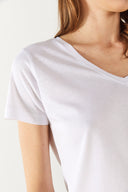 Kadın Boyfriend V Yaka Regular Fit Modal Tişört (TENCEL)™ - Beyaz