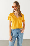 Kadın Boyfriend V Yaka Regular Fit Modal Tişört (TENCEL)™ - Kayısı