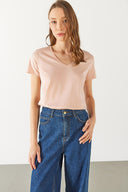 Kadın Boyfriend V Yaka Regular Fit Modal Tişört (TENCEL)™ - Pudra