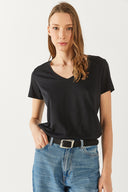 Kadın Boyfriend V Yaka Regular Fit Modal Tişört (TENCEL)™ - Siyah