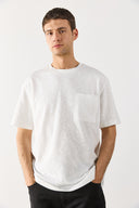 Erkek Cep Detaylı Bisiklet Yaka Flamlı Tişört %100 Pamuk - Fildişi