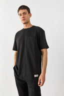 Erkek Cep Detaylı Bisiklet Yaka Flamlı Tişört %100 Pamuk - Siyah