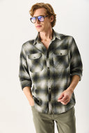 Erkek Regular Fit Kapaklı Cepli Ekose Gömlek - Haki