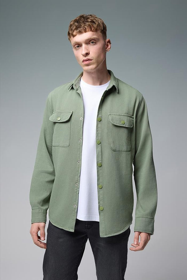 Erkek Regular Fit Olive Kapaklı Cepli Gabardin Gömlek