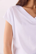 Almira V Yaka Sırtı Detaylı Modal Tişört(TENCEL)(TM)-Beyaz