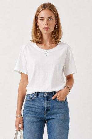Kadın Bisiklet Yaka Oversize Rahat Kalıp Basic Tişört %100 Pamuk - Beyaz