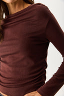 Kadın Kayık Yaka Uzun Kollu Tişört %100 Pamuk - Kahverengi