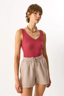 Kadın Kendall Önü Arkası V Yaka Atlet - Gülkurusu