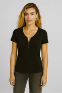 Kadın Matilda Düğme Detaylı Vücuda Oturan Kısa Kollu Tişört %100 Pamuk - Siyah