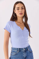 Kadın Matilda Düğme Detaylı Vücuda Oturan Tişört %100 Pamuk - Mavi