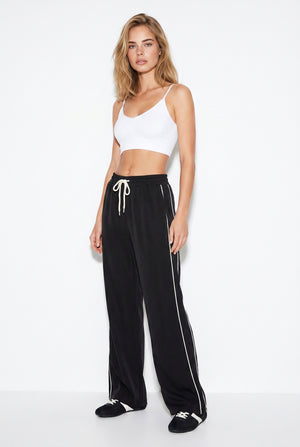 Kadın Regular Fit Yanı Şerit Detaylı Yumuşak Dokulu Jogging Pantolon (CUPRO) - Siyah