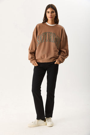 Kadın Saturday Baskılı Efektli Sweatshirt %100 Pamuk - Kahverengi