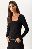 Kadın Tara Kare Yaka Tişört - Siyah