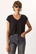 Kadın V Yaka Viskon Tişört-Siyah