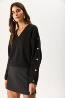 Kadın V Yakalı Kolu Düğme Detaylı Triko - Siyah