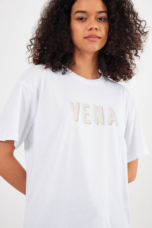 Kadın Vena Beyaz Logo Baskılı Oversize Tişört