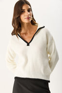 Kadın Yakası Kontrast Renkli Triko - Kemik - Siyah Çizgili