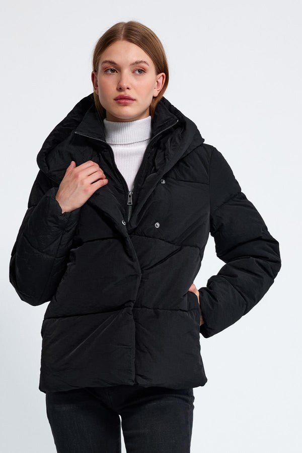 Zoe Kapüşonlu Regular Fit Şişme Mont - SİYAH