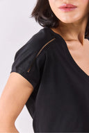 Khloe V Yaka Regular Fit Dantel Detaylı Modal Tişört(TENCEL)(TM)-Siyah