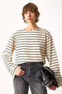 Kadın Lena Çizgili Kayık Yaka Tişört %100 Pamuk - Ekru - Lacivert Çizgili
