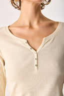 Kadın Matilda Düğme Detaylı Vücuda Oturan Uzun Kollu Tişört %100 Pamuk - Taş