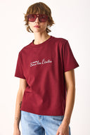 Kadın Nakışlı Sloganlı Tişört %100 Pamuk - Bordo