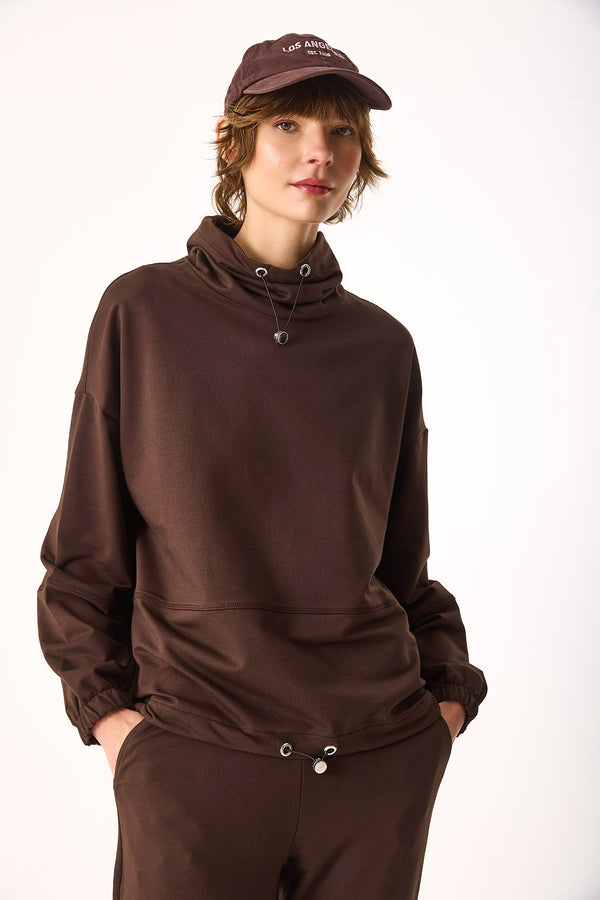Norah Yakası Detaylı Regular Fit Sweatshirt-KAHVERENGİ