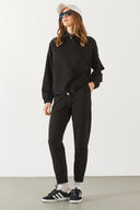 Kadın Norah Yakası Detaylı Regular Fit Sweatshirt - Siyah