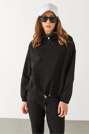 Norah Yakası Detaylı Regular Fit Sweatshirt-Siyah