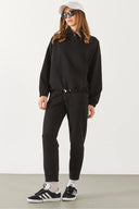 Norah Yakası Detaylı Regular Fit Sweatshirt-Siyah