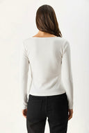 Kadın Tara Kare Yaka Tişört - Beyaz