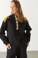 Kadın Yarım Patlı Kontrast Detaylı Sweatshirt - Siyah