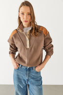 Kadın Yarım Patlı Kontrast Detaylı Sweatshirt - Vizon